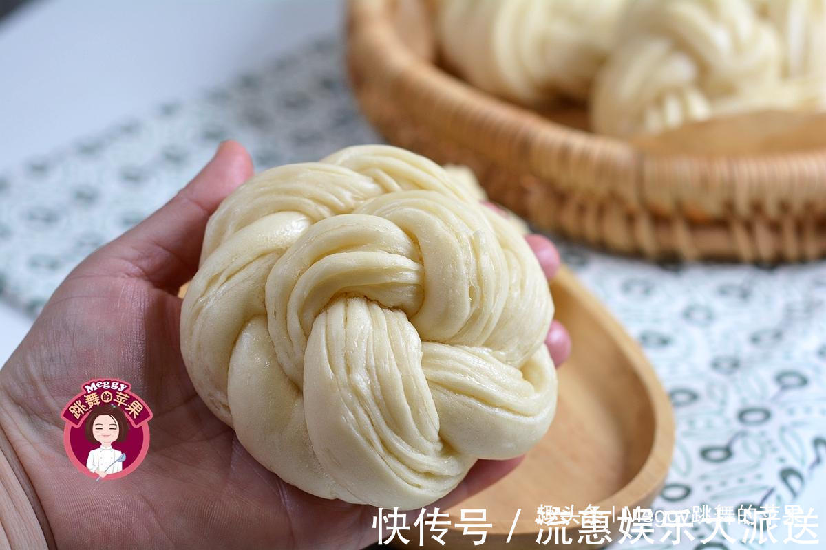 酵母|教你做个绣球花卷,又白又嫩又暄软,发面多加一料,面团高又白