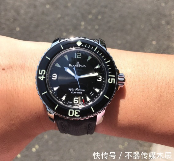 机芯|第一枚顶级潜水表，为什么我更建议你选宝珀五十噚