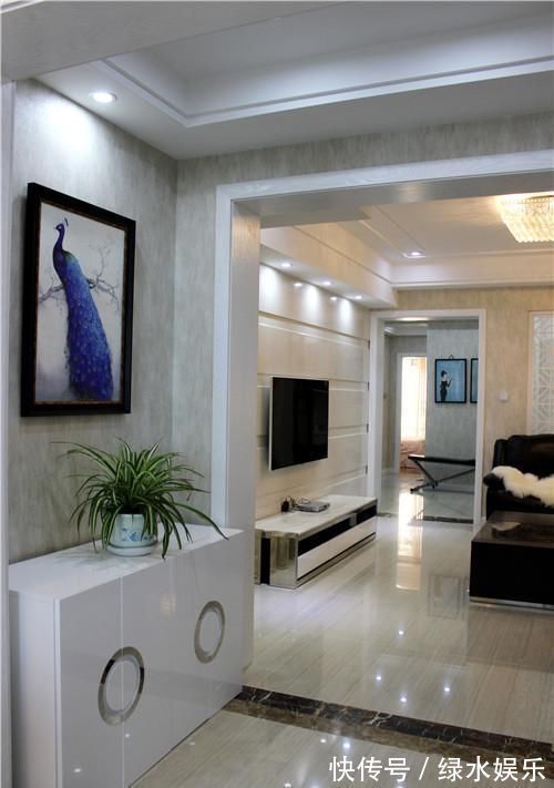 亲戚家160平新房,没想到一进门就惊艳了,客厅实在漂亮!