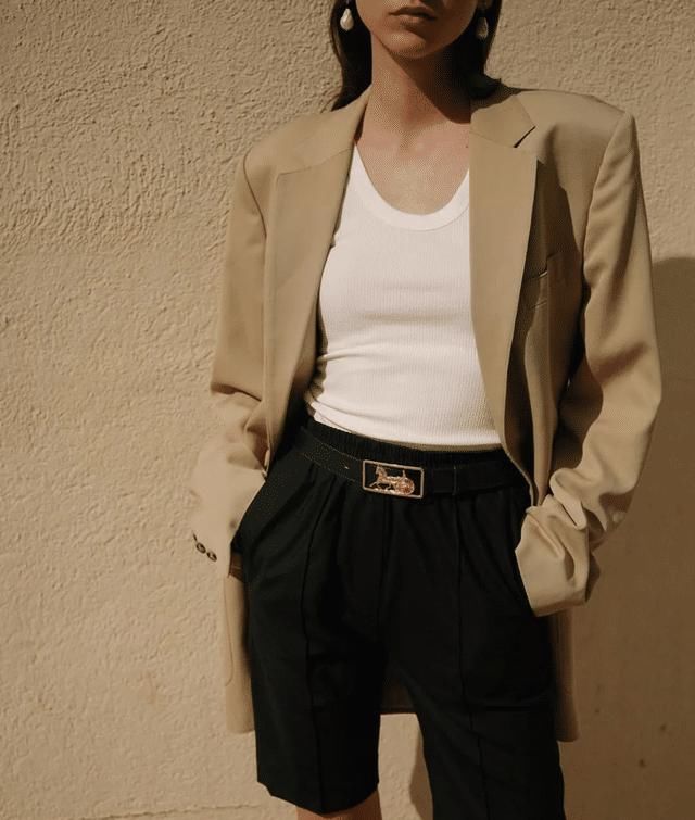 今年流行色“奶油色”怎么搭？与其打扮时髦，不如穿的干净舒适