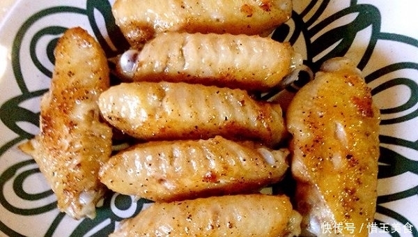 鸡翅|鸡翅不放一滴油,吃的原汁原味,外酥里嫩,20个不够吃,味极棒