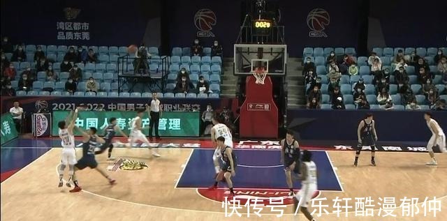 杜锋|急了广东队半场被打崩,杜锋骂裁判,曾繁日垫脚孙铭徽