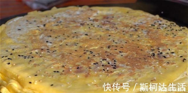 红薯|玉米面这样做真好吃,一擀一煎,5分钟出锅,连吃一个月都不腻