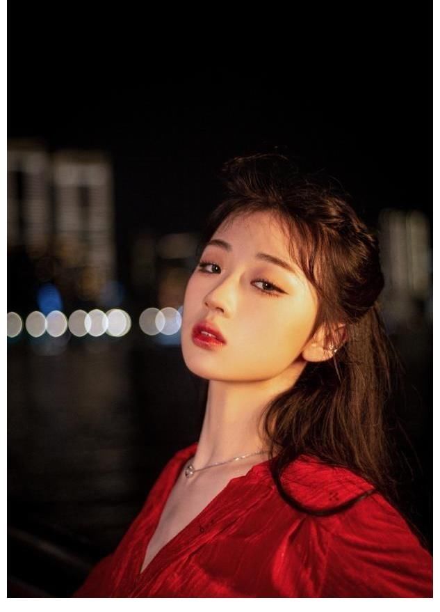 7月說唱，8月爆裂舞臺(tái)，9月我們的歌，單依純的音樂路不一般