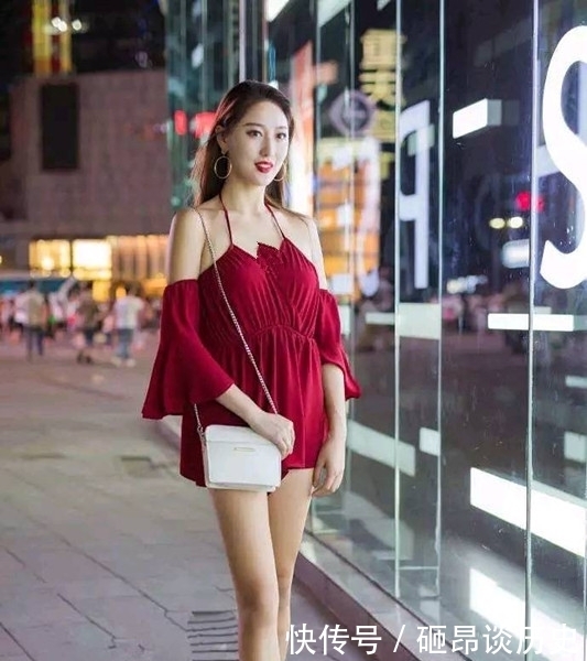 街头|街头美拍,气质成熟华丽的靓丽美女,穿搭美轮美奂