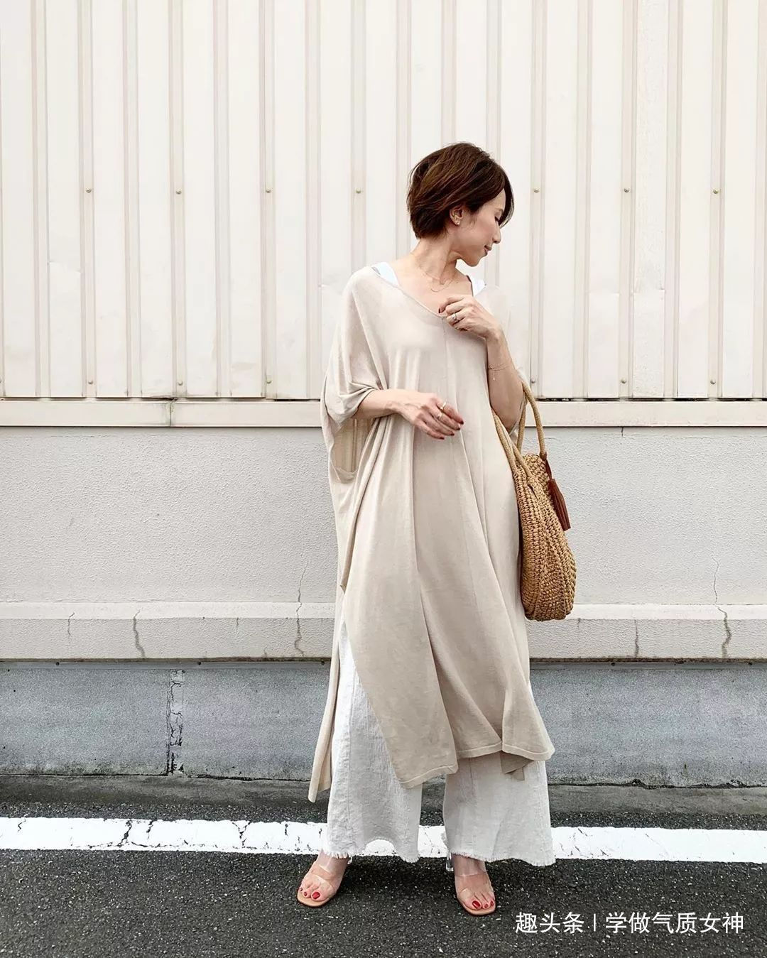 一字带凉鞋 凉鞋,这样穿才时髦 !