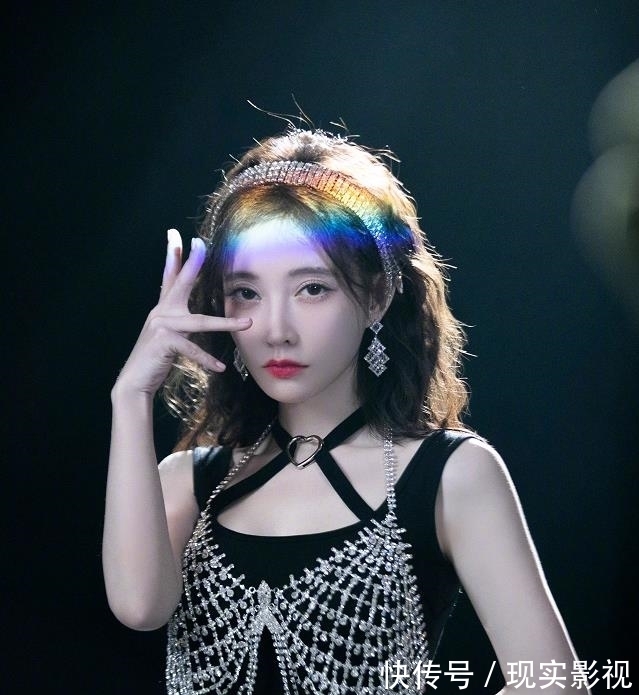 佛系少女|冯提莫新歌上线!献唱国产动画《紫川》主题曲,俩月发布3首单曲