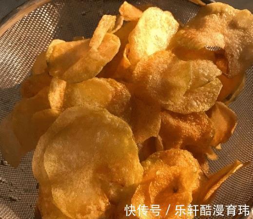 孩子|孩子爱吃薯片不用买，在家就能做，1分钟出锅，酥脆掉渣不油腻！