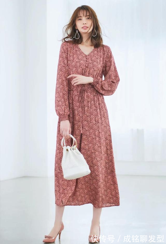 连衣裙|宫田聪子不愧为日本人气模特，从配色到款型搭配，满满都是高级感