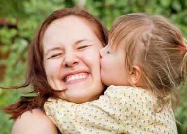 性格|妈妈有以下3类举动,无形中已经让孩子偷偷自卑,自己却并未察觉