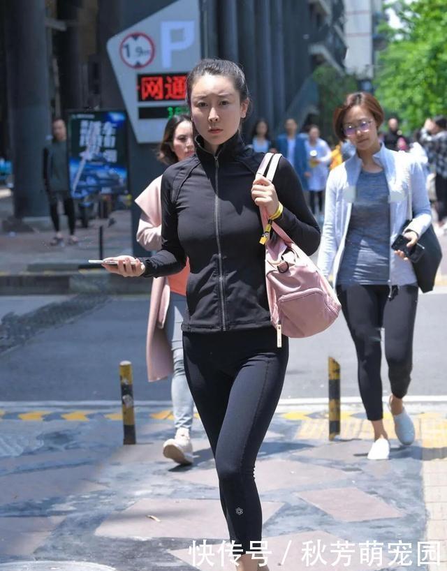 打底裤|同色系衣服的穿搭，要掌握这些技巧，任何款式的衣服都特别好看