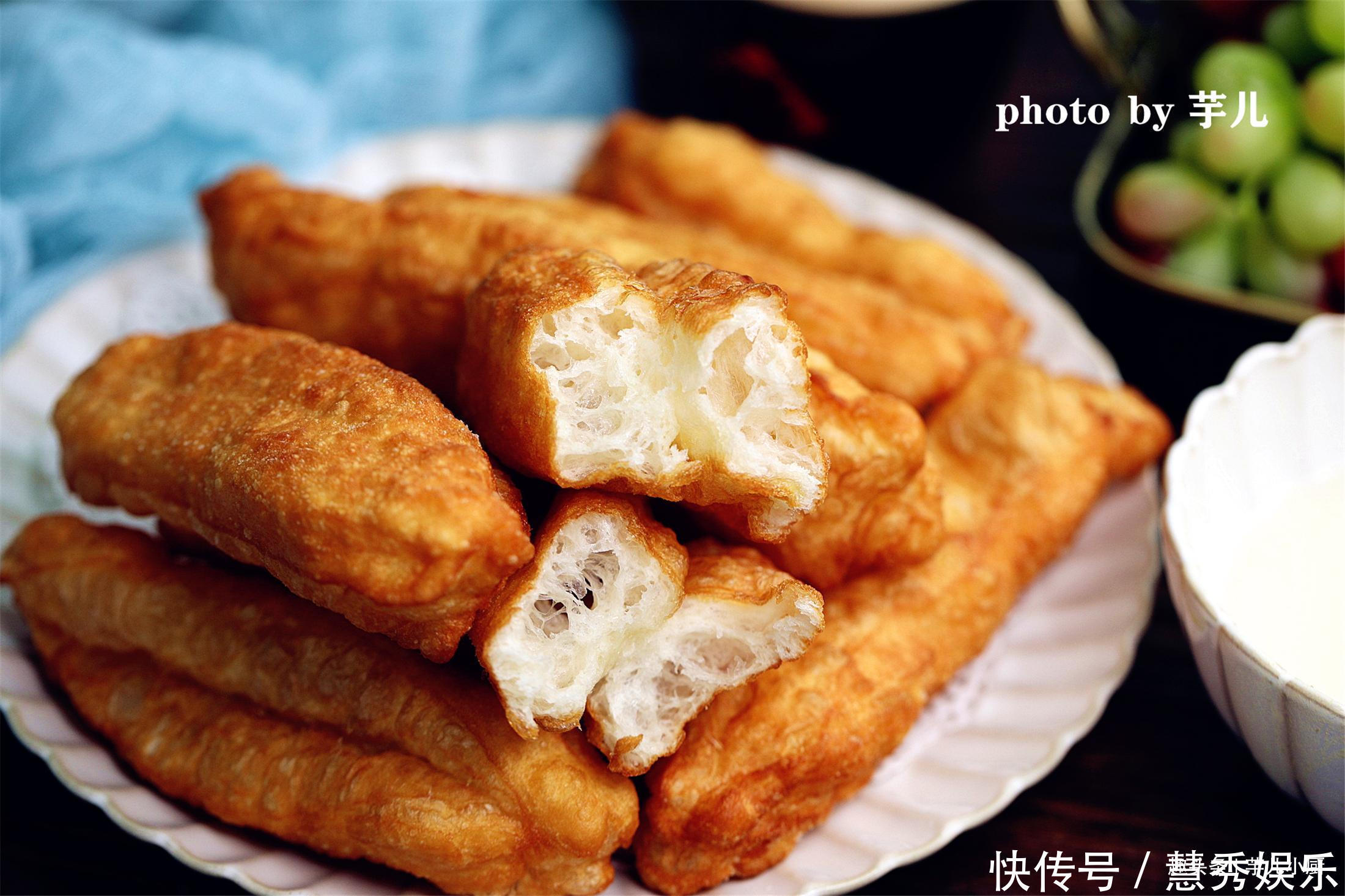 油条怎么炸,才又大又蓬松?最好配方和秘诀在此,酥香蓬松吃不够