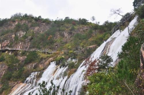 天台磐安游之四，踏上试与黄果树瀑布一决高低的天台山桐柏大瀑布