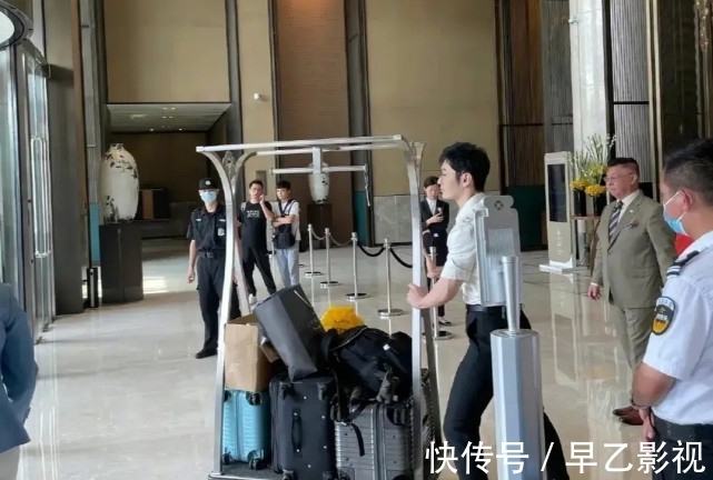 温湘|《中餐厅5》嘉宾路透曝光，龚俊带锅录制节目，温湘要重聚了