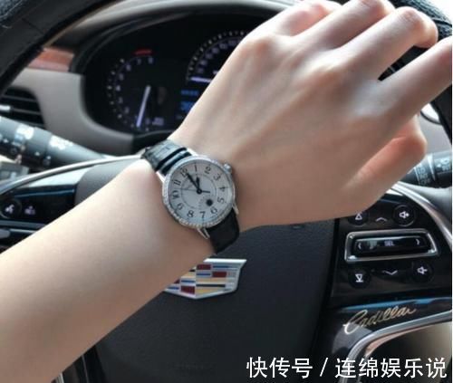 镯子|女人手腕上戴“表”还是“镯子”？这代表不同的品味，看你是哪种