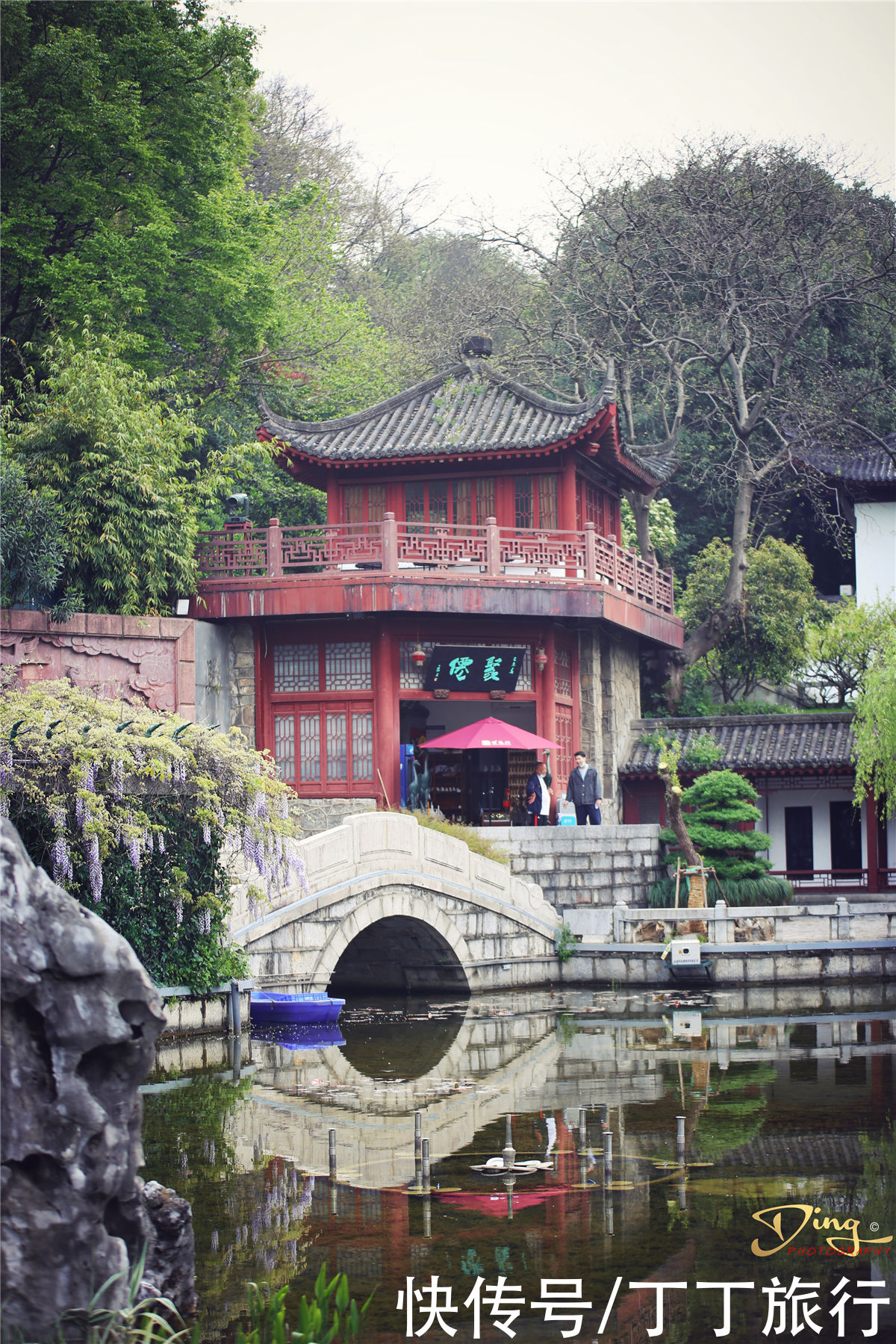 天下绝景黄鹤楼，雄踞长江之滨，蛇山之首，被称天下江山第一楼