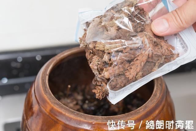 肾衰竭|药酒变“毒酒”,一杯药酒致15人肾衰竭,这3类中药别用来泡酒