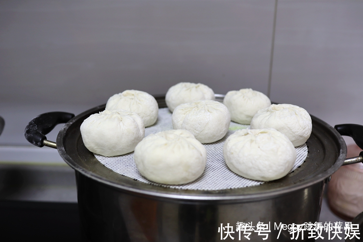 酱肉|酱肉包子太香了，蒸两锅晚餐早餐全解决，家中存货再也不愁吃