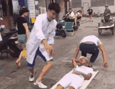 |搞笑GIF:姑娘 你这算是魔术吗 为什么我做不到