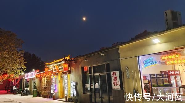 卞女士|闹市中一抹清幽 70年老工厂焕发复古甜酷风