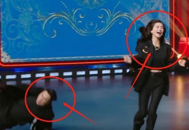 腾哥|《王牌对王牌》沈腾摔倒,嘉宾的反应很真实,贾玲的反应很担心