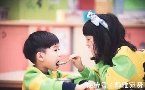 奶粉|可爱的小哥哥“火了”,趁宝妈不在家,上演一出“铁锅炖弟弟”