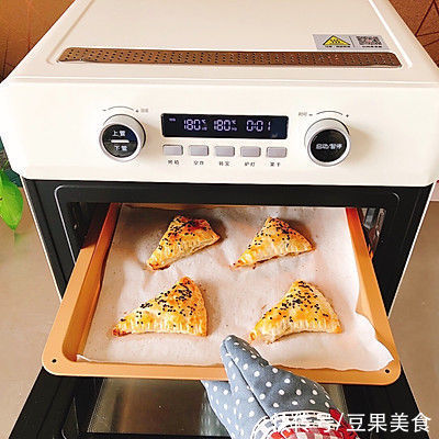 酥得掉渣的香蕉派太好吃了 | 手抓饼版