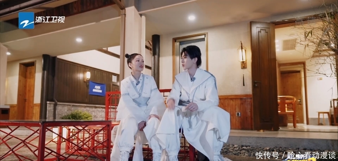 张含韵 没想到放下“偶像包袱”的蔡徐坤,这么机智有趣