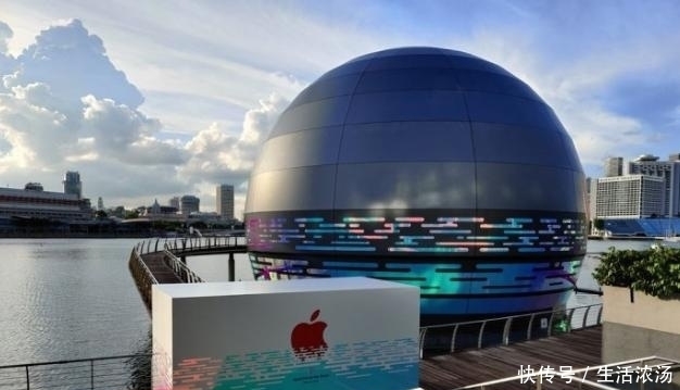 巨型|这家新加坡苹果手机巨型球馆看起来真有趣