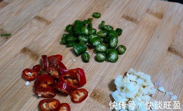 萝卜片|这开胃小菜，我家一周做8次，酸辣爽口又开胃，天天做新鲜有营养