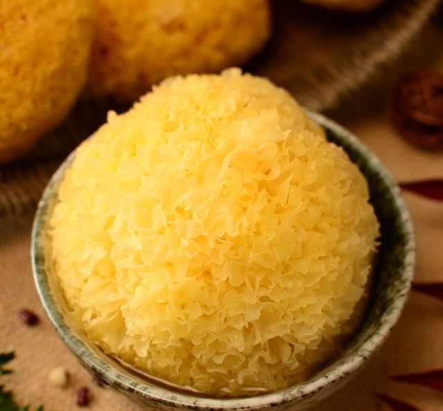 女人|女人堅持每天睡前吃點它 ,補充膠原蛋白,皮膚活性越來越好