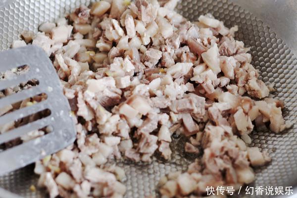 满嘴|好吃流油的鲜肉包子,入口即化,让你满嘴流油,一口气能吃五六个