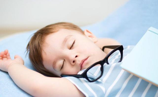 婴儿期|孩子青春期,停止长高前有3个预兆