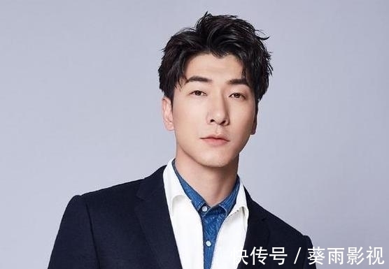 “好爸爸”張亮:從一夜爆火到無(wú)人問(wèn)津,一手好牌是如何打糊的?