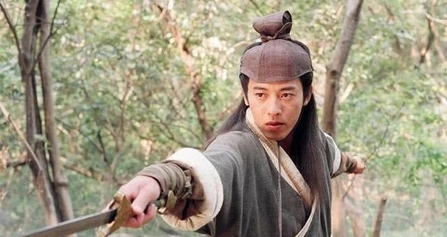 弟子$岳不群在整部《笑傲江湖》,为何从头至尾都不喜欢令狐冲?3个原因