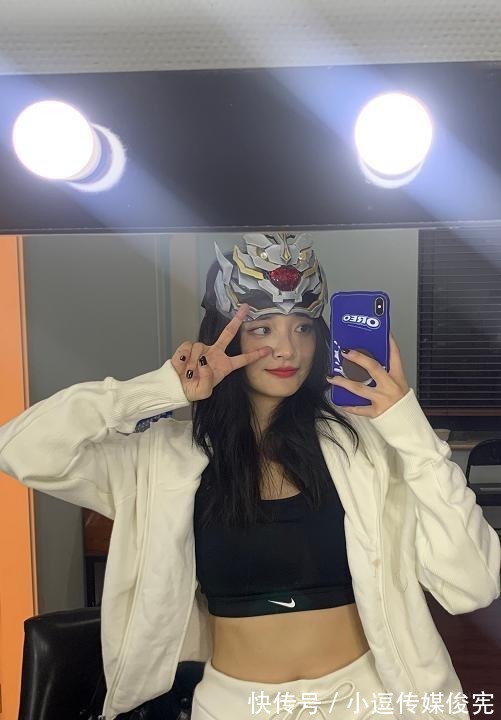 周洁琼晒“流汗照”,摘下面具看清颜值那一刻,场面一度心脏暴击