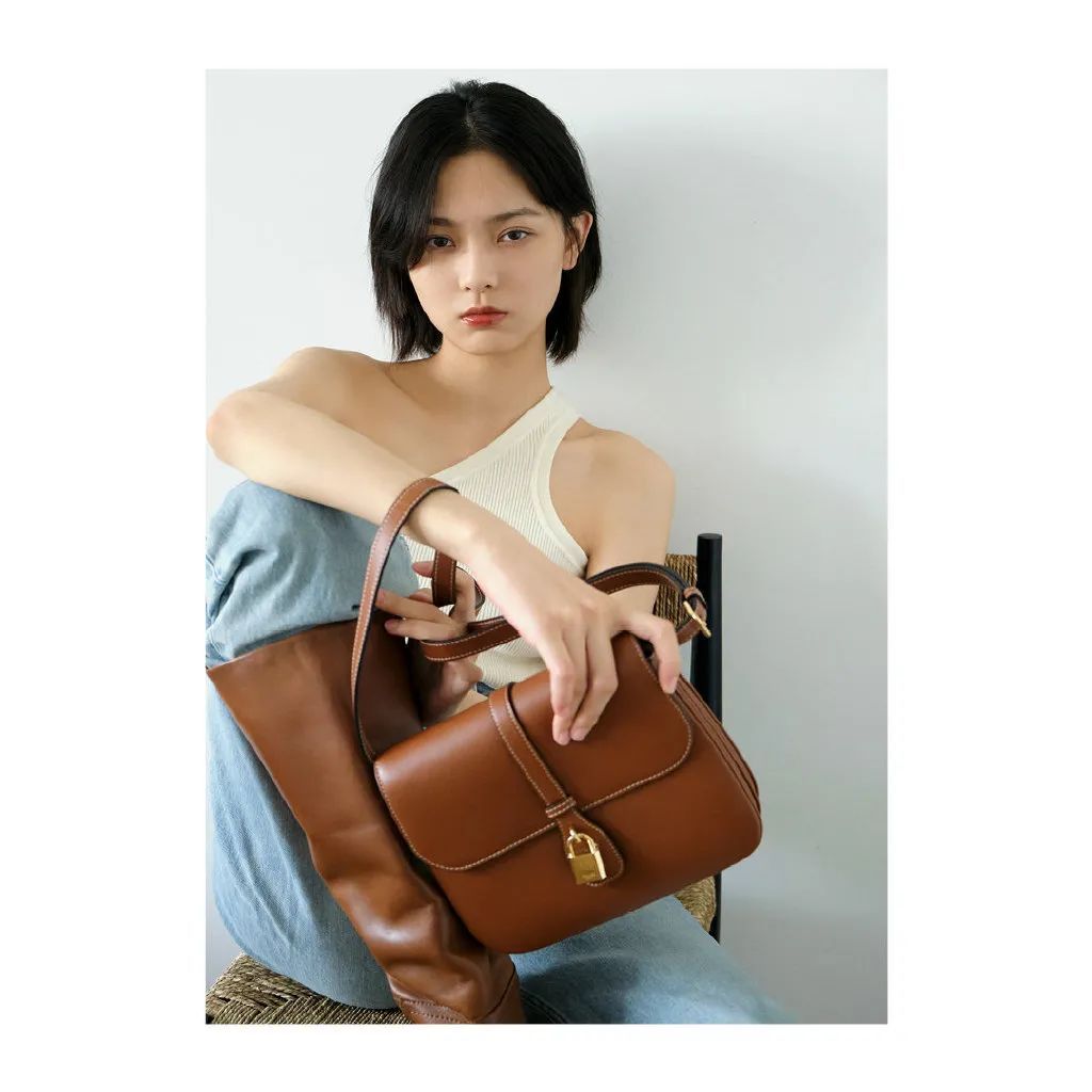 m 剪了短发的娜比，背啥我买啥