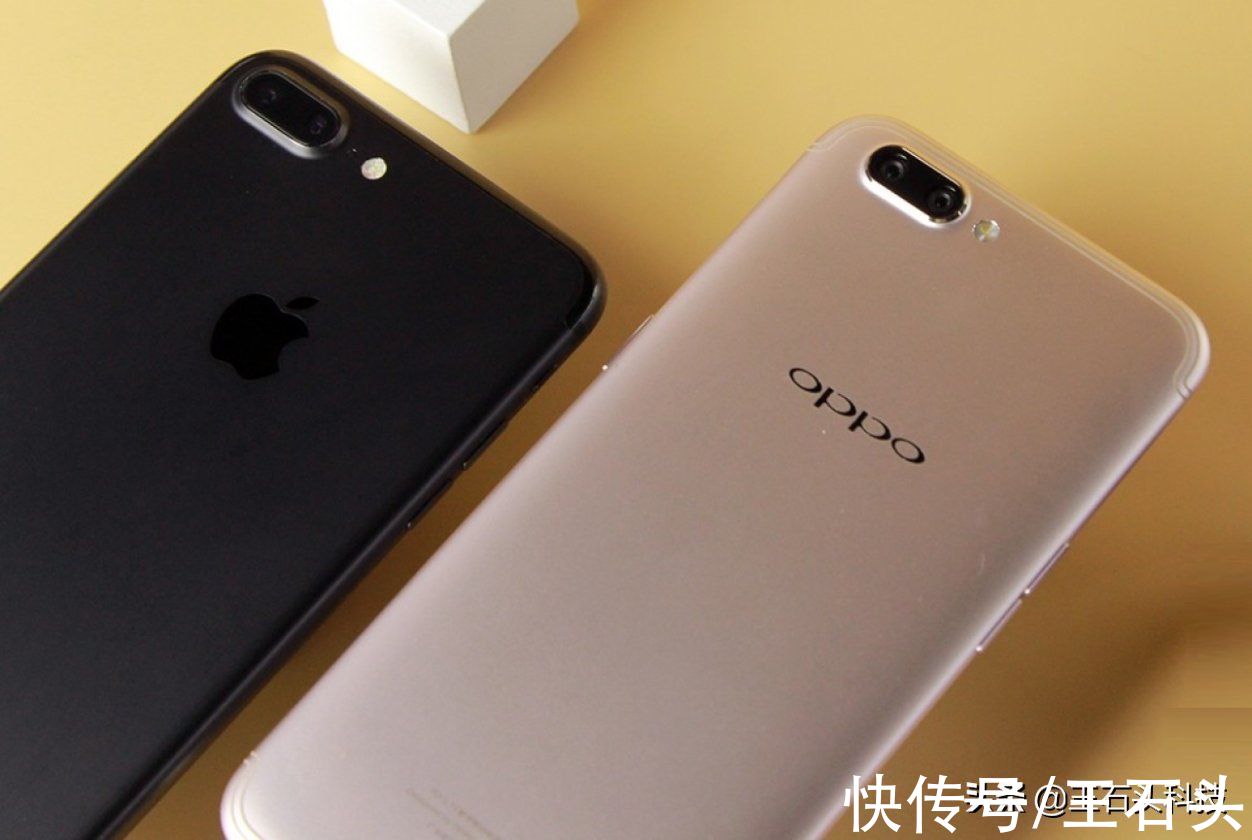 无线充电|OPPO Reno7系列：坚持跟着潮流走，这才是苹果的“小迷妹”