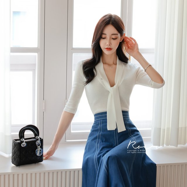 新奥尔良|时尚精品:孙允珠搭配的新奥尔良都市牛仔斜衩柔纱裙