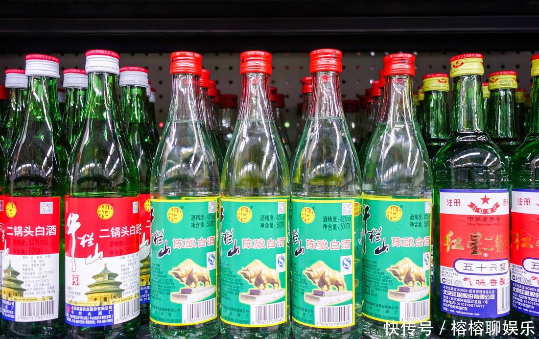 价格便宜|超市这4种廉价白酒,虽不起眼,却都是纯粮好酒,行家才识货