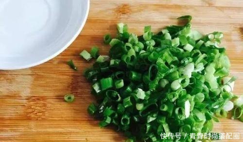 难怪|清汤面,面条直接煮就错了,难怪味道不好喝,大厨这样做才对