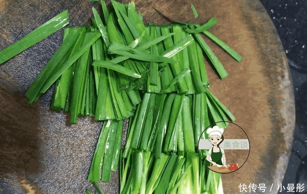 冷天没胃口吃饭, 我炒了这素菜, 清香脆嫩, 立马胃口大开, 吃撑了