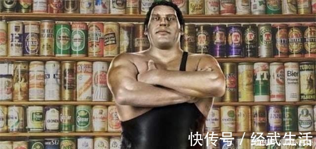 常人|世上酒量最大的巨人,1小时能喝108瓶啤酒,死后骨灰重15斤