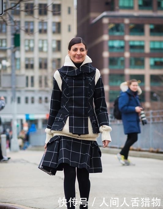 阔腿裤失宠了,今年流行“裤子+短靴”,配大衣、外套都有范儿