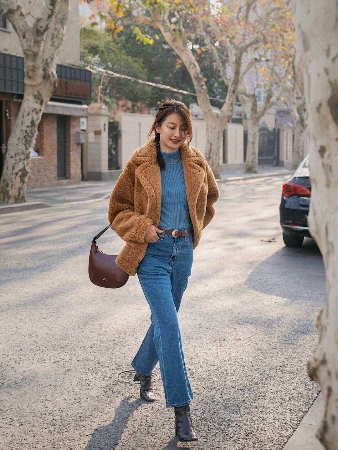 小姐姐|女生如何拥有大长腿?试一试“牛仔裤”这样穿,不仅显瘦还百搭