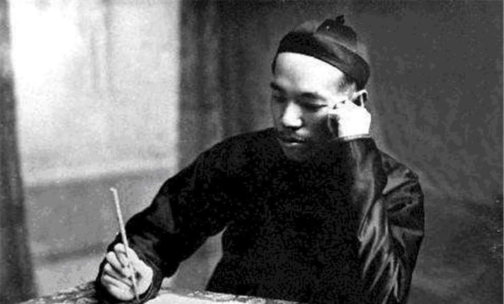 写稿|民国文人靠啥赚钱?胡适工资月入过万,而鲁迅写稿年收入20万