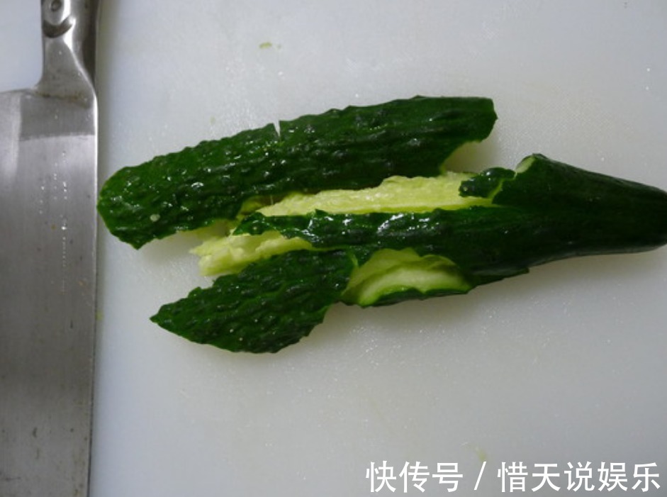 黄瓜|凉拌黄瓜时，很多人忽略了两步，难怪黄瓜不清脆，还不入味！