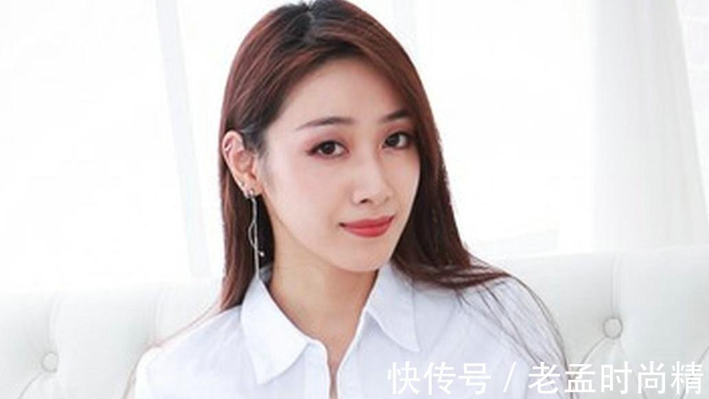 包臀裙|白色的衬衫搭配黑色包臀裙, 穿在身上更加的好看, 更显女性高贵优雅