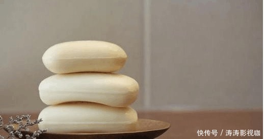 洗澡是香皂还是沐浴露好多数女人都错了,难怪皮肤那么粗糙