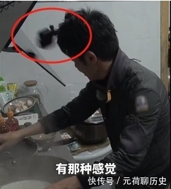 节目主持人|撒贝宁做饭被摄像机砸头!痛到身体蜷缩手捂头,当场大笑掩盖疼痛